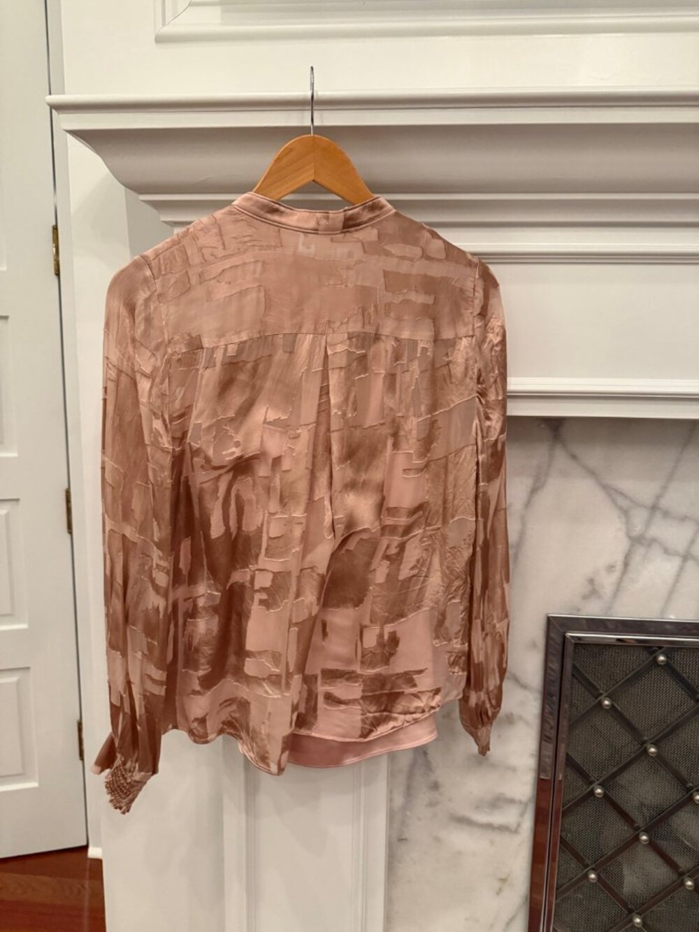 White House Black Market Dusty Pink Satin Jacquard Button Front Blouse - Picture 4 of 5